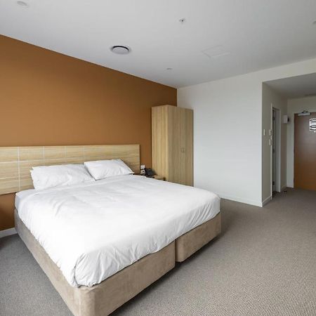 Manha Hotel Auckland Airport Екстериор снимка