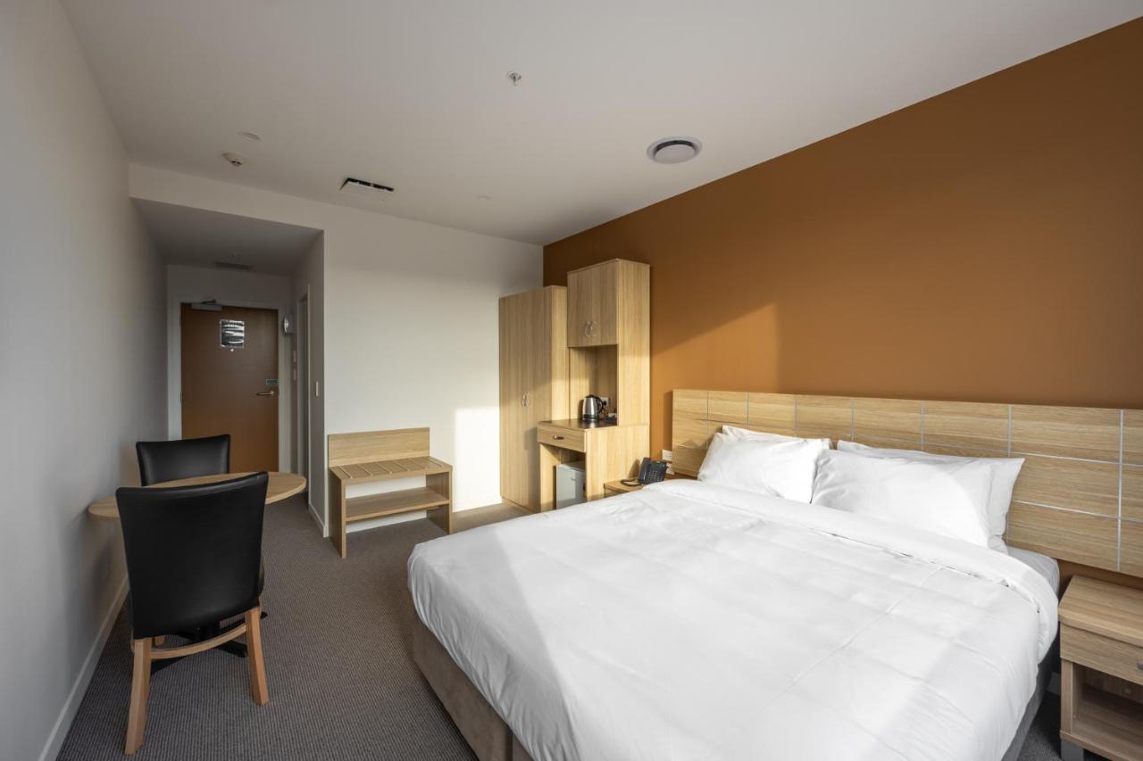 Manha Hotel Auckland Airport Екстериор снимка