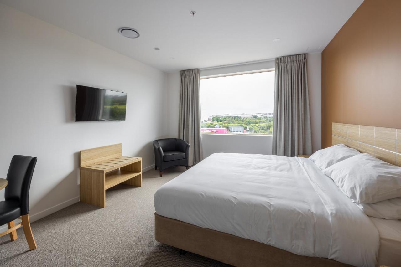 Manha Hotel Auckland Airport Екстериор снимка
