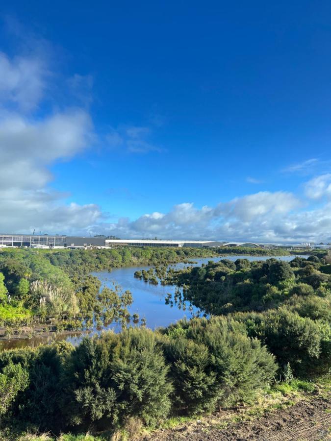 Manha Hotel Auckland Airport Екстериор снимка