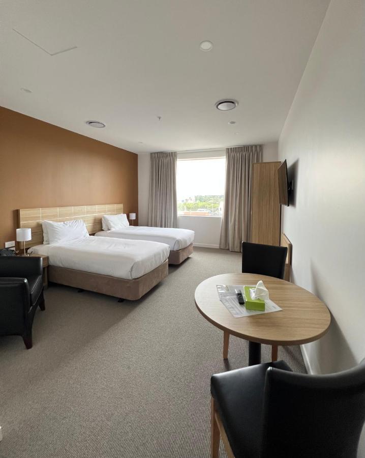 Manha Hotel Auckland Airport Екстериор снимка